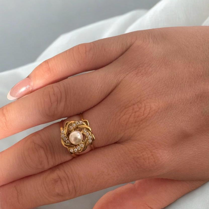 Bague fleur tressée de cristaux en acier inoxydable 
