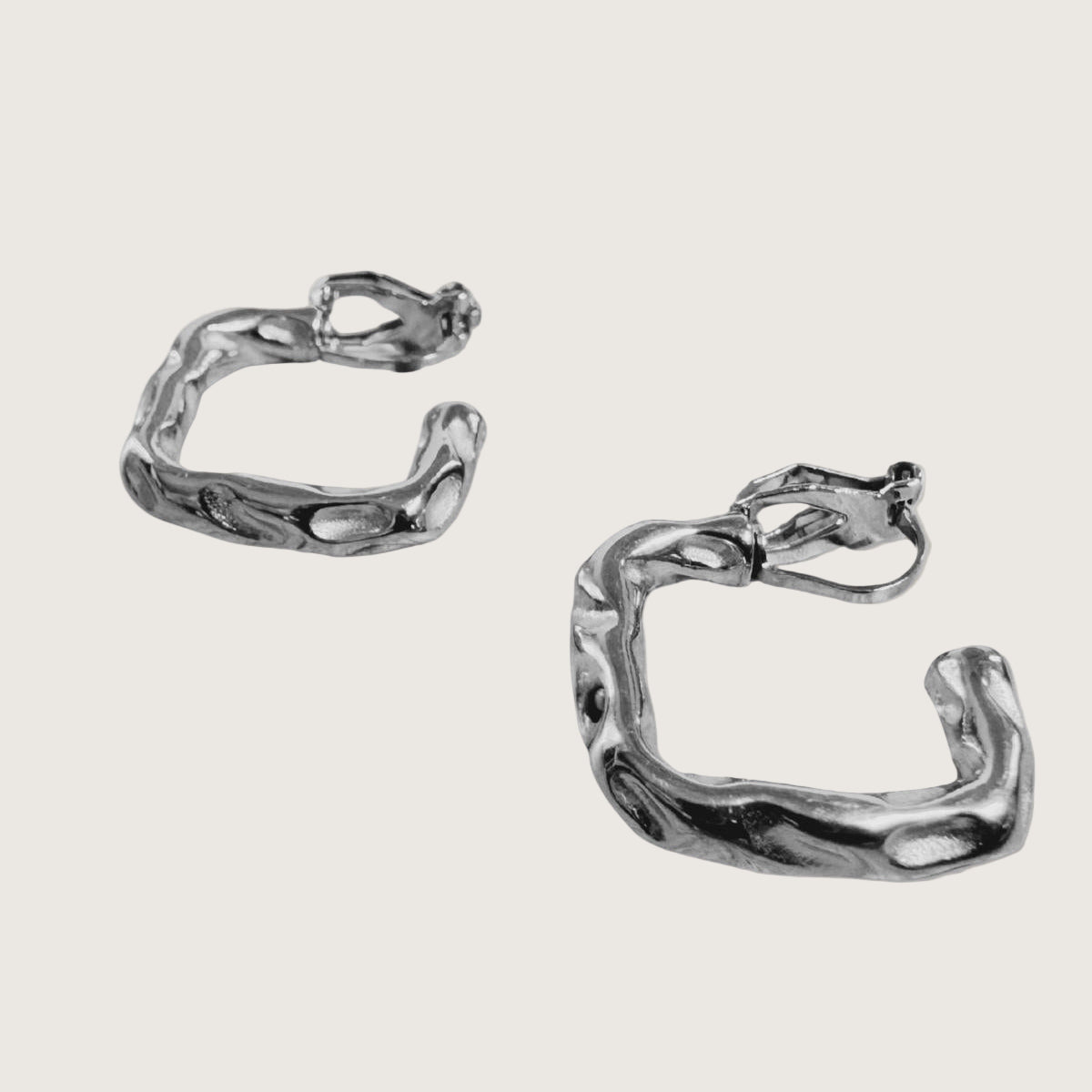 Boucles d’oreilles argenté carré moderne à clips