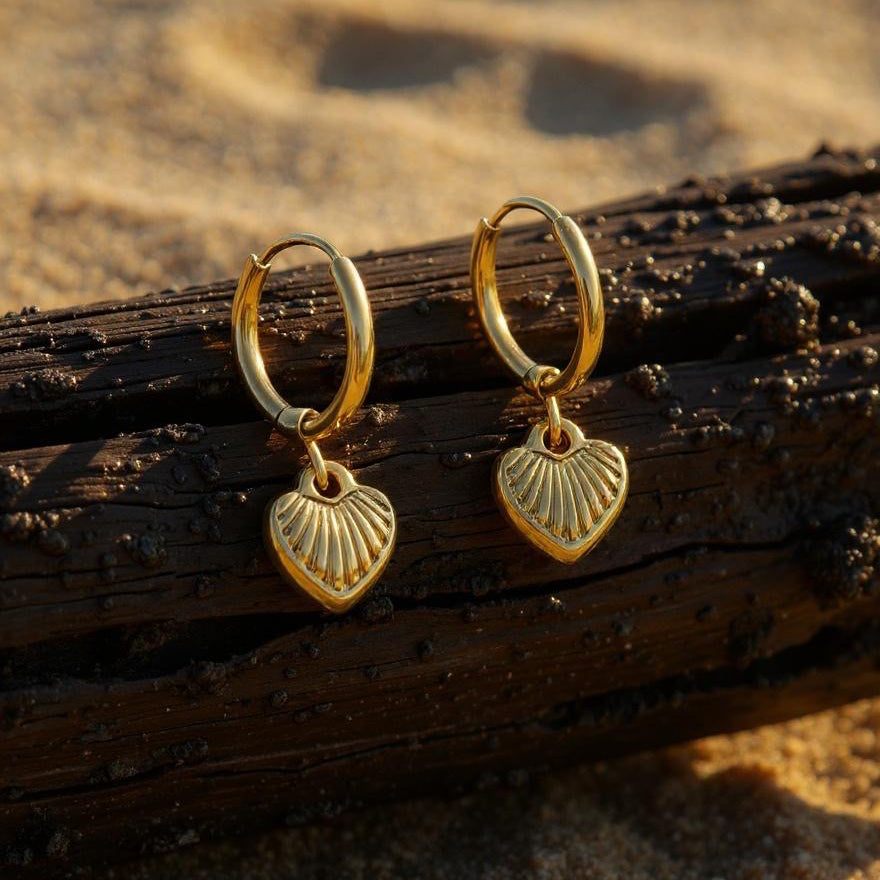 Mini boucles d’oreilles cœurs gravés